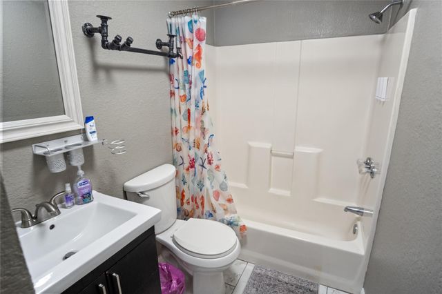 1984 Matt Drive, Crystal Beach, TX 77650