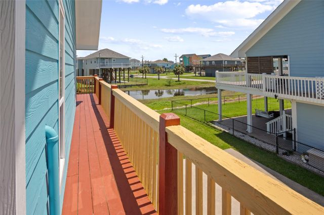 1984 Matt Drive, Crystal Beach, TX 77650