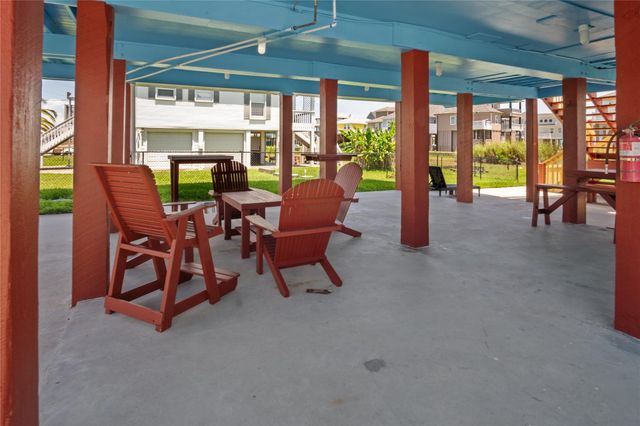 1984 Matt Drive, Crystal Beach, TX 77650