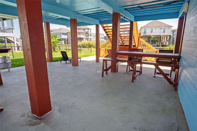 1984 Matt Drive, Crystal Beach, TX 77650