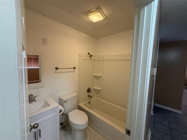 404 Dewald Lane, Lake Charles, LA 70605