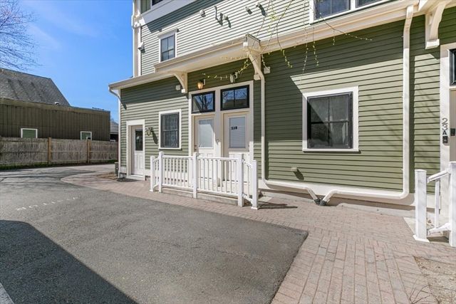 23 Spruce St B, Acton, MA 01720