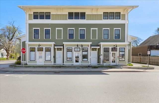 23 Spruce St B, Acton, MA 01720
