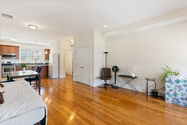 23 Spruce St B, Acton, MA 01720