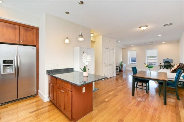 23 Spruce St B, Acton, MA 01720