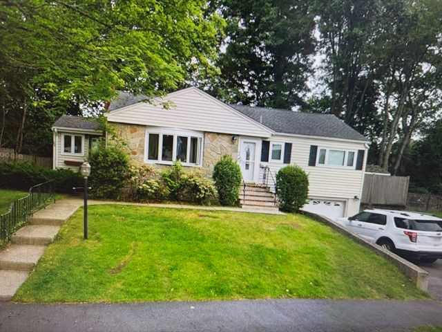 90 Westview Dr., Norwood, MA 02062