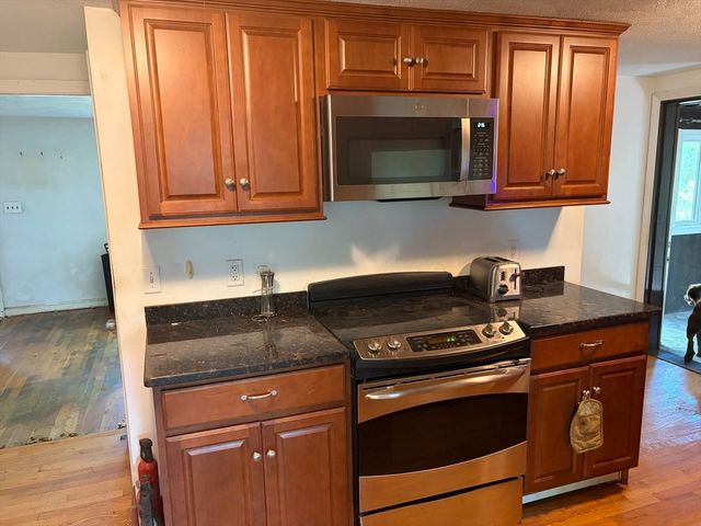 90 Westview Dr., Norwood, MA 02062