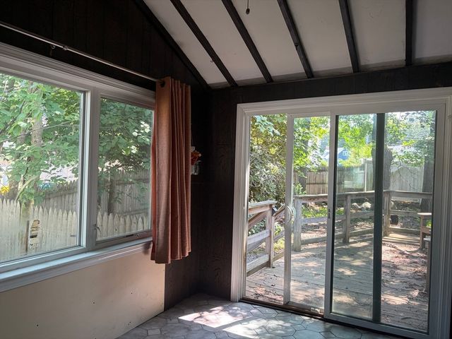 90 Westview Dr., Norwood, MA 02062