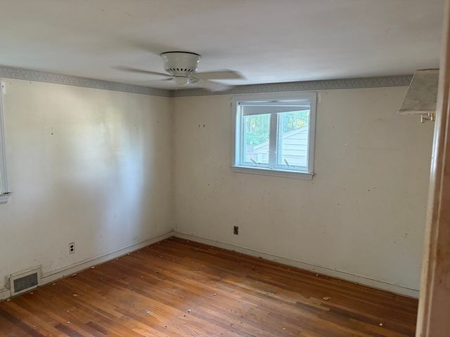 90 Westview Dr., Norwood, MA 02062