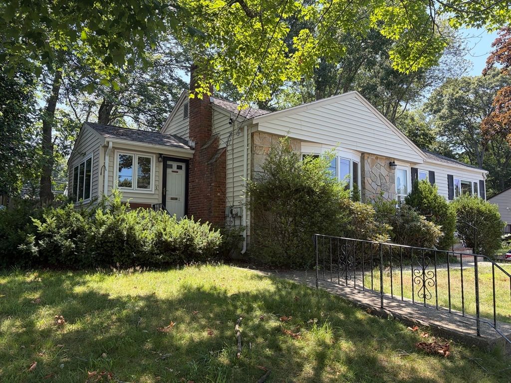 90 Westview Dr., Norwood, MA 02062