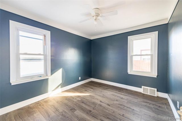 472 Mayflower Avenue, Lincoln Park, MI 48146