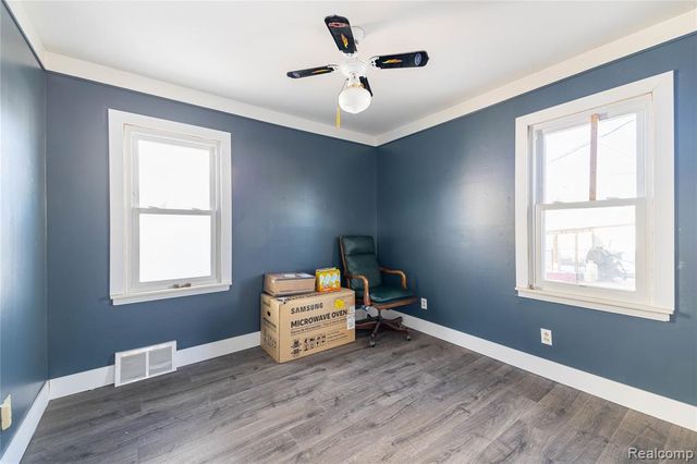 472 Mayflower Avenue, Lincoln Park, MI 48146