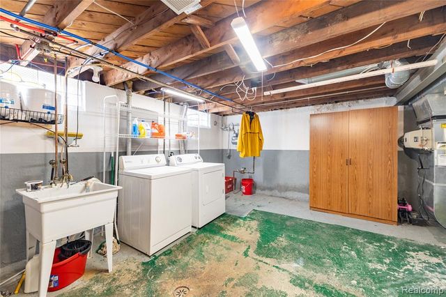 472 Mayflower Avenue, Lincoln Park, MI 48146