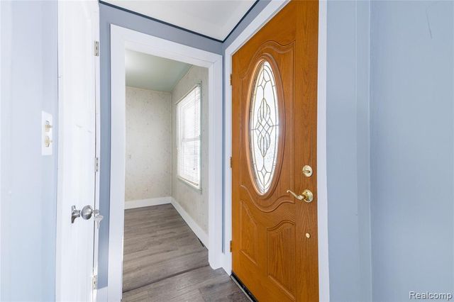 472 Mayflower Avenue, Lincoln Park, MI 48146