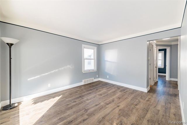 472 Mayflower Avenue, Lincoln Park, MI 48146