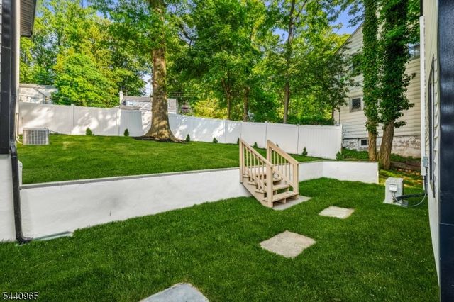 140 Walker Rd, West Orange Twp., NJ 07052