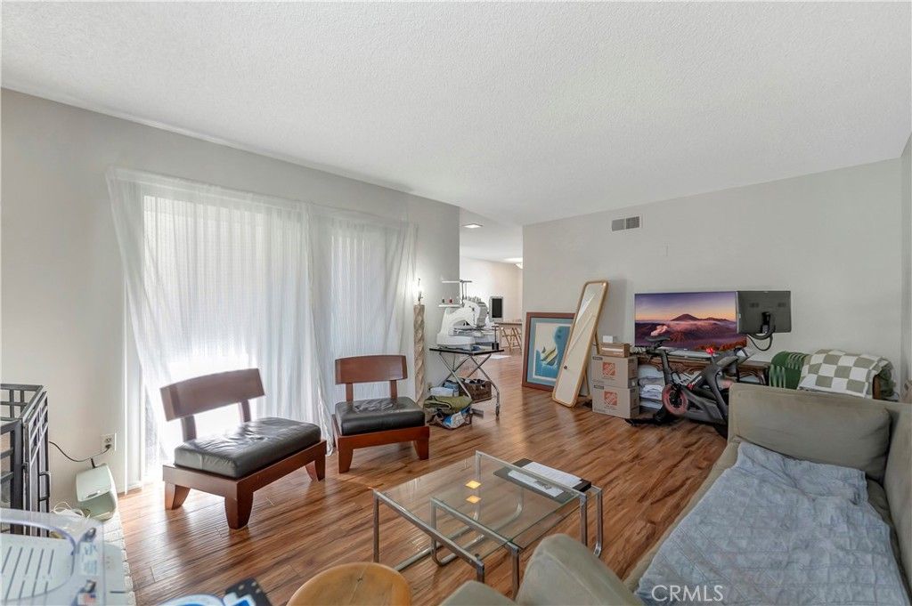 Image 7 of property listing at 14322 Suffolk, Westminster, CA 92683