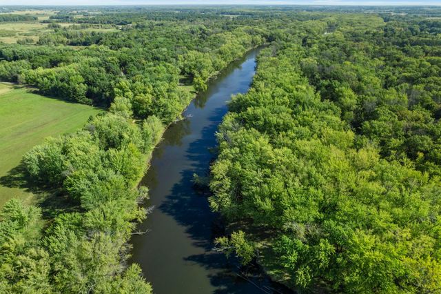 5234 Royal Woods Road, Braham, MN 55006