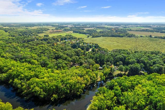 5234 Royal Woods Road, Braham, MN 55006