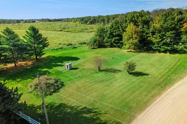 5234 Royal Woods Road, Braham, MN 55006