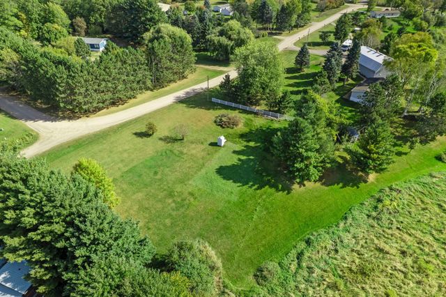 5234 Royal Woods Road, Braham, MN 55006