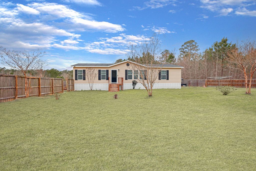 Image 1 of property listing at 1293 Long Acre Drive, Bonneau, SC 29431