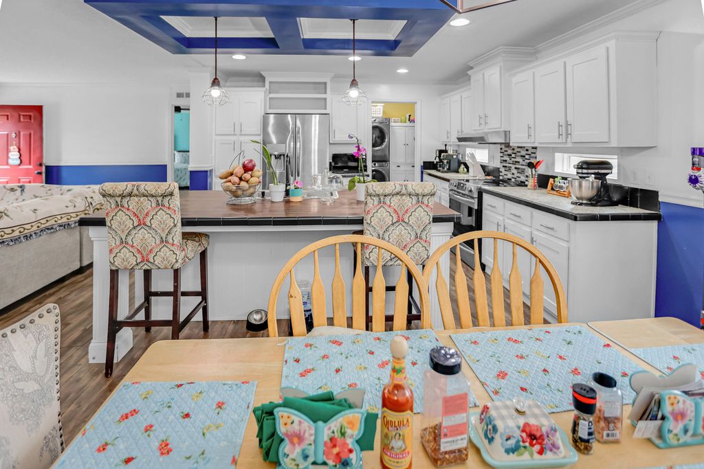 Image 12 of property listing at 1293 Long Acre Drive, Bonneau, SC 29431