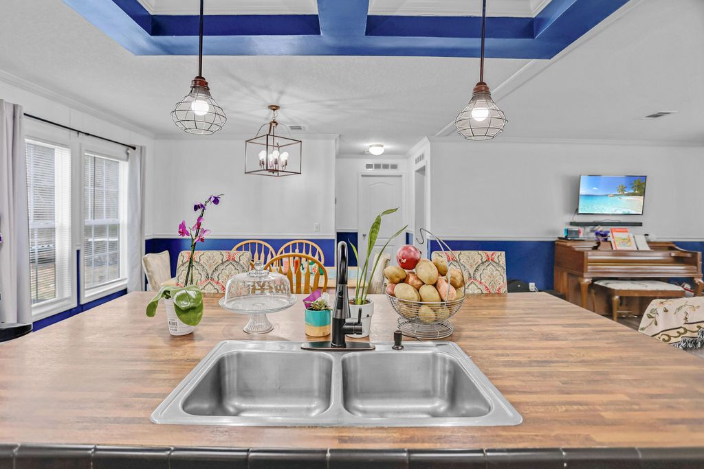 Image 15 of property listing at 1293 Long Acre Drive, Bonneau, SC 29431