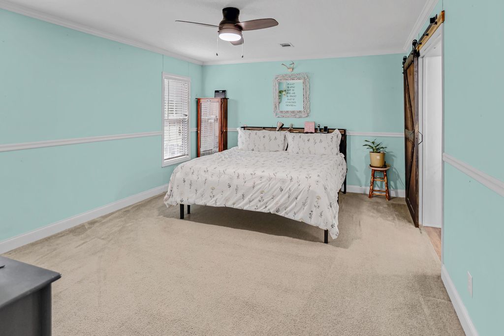 Image 17 of property listing at 1293 Long Acre Drive, Bonneau, SC 29431