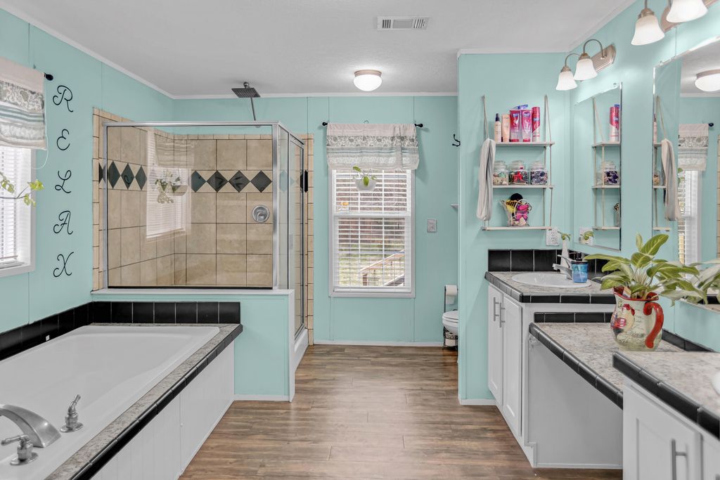 Image 19 of property listing at 1293 Long Acre Drive, Bonneau, SC 29431