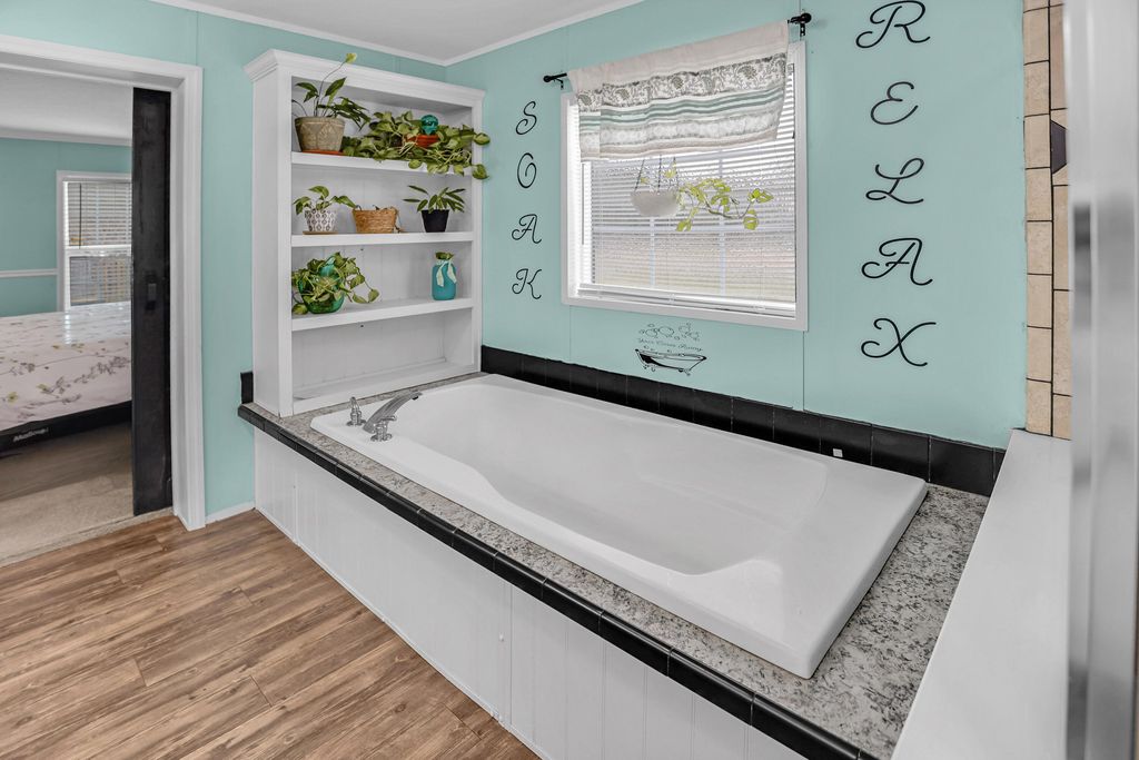 Image 22 of property listing at 1293 Long Acre Drive, Bonneau, SC 29431