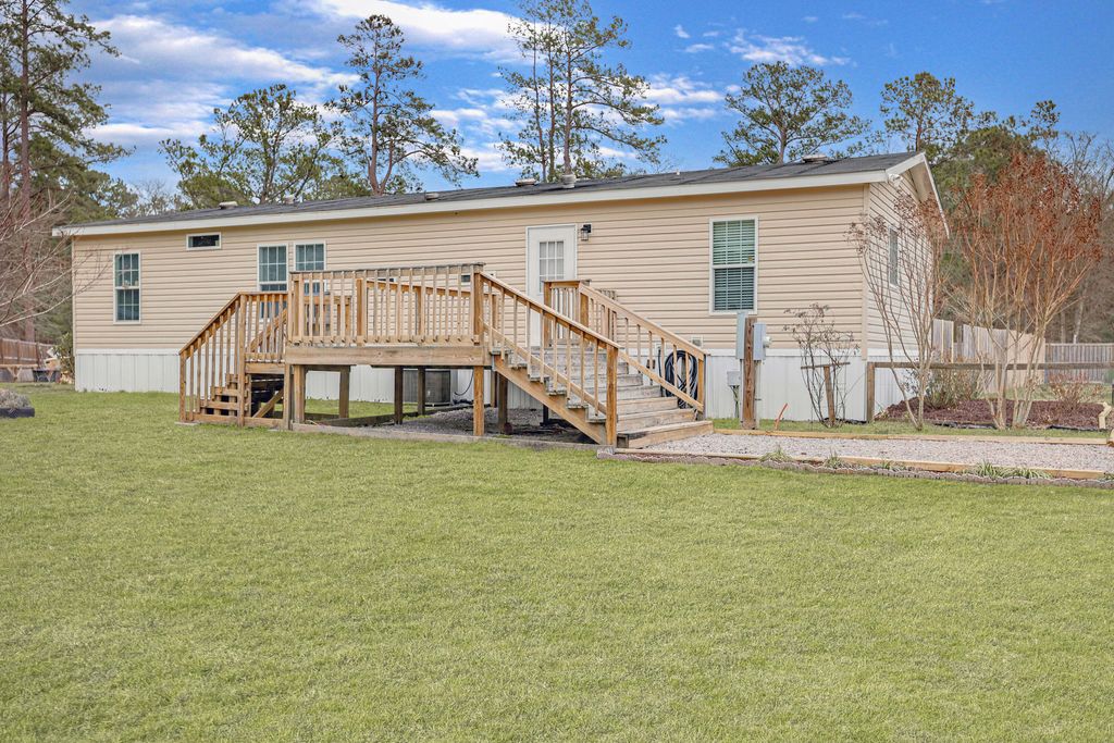 Image 30 of property listing at 1293 Long Acre Drive, Bonneau, SC 29431
