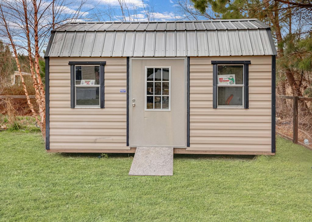 Image 32 of property listing at 1293 Long Acre Drive, Bonneau, SC 29431