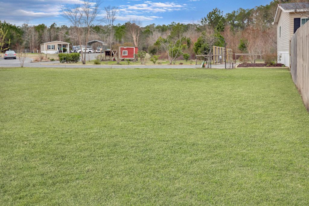 Image 36 of property listing at 1293 Long Acre Drive, Bonneau, SC 29431