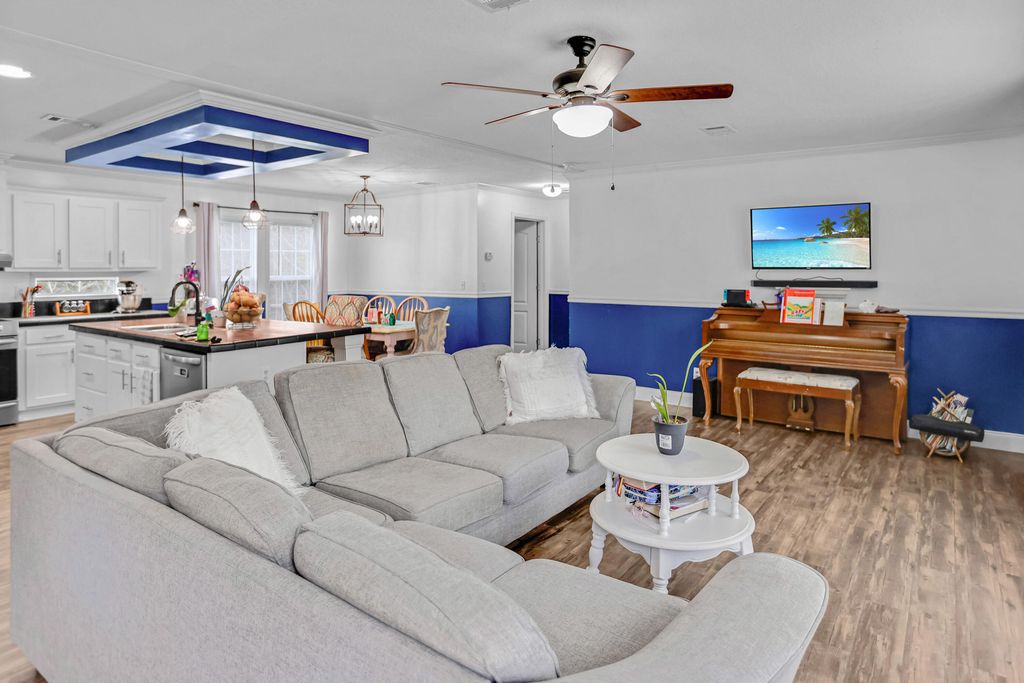 Image 6 of property listing at 1293 Long Acre Drive, Bonneau, SC 29431