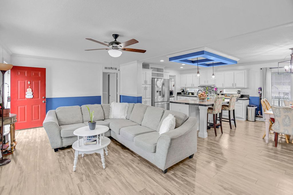 Image 7 of property listing at 1293 Long Acre Drive, Bonneau, SC 29431