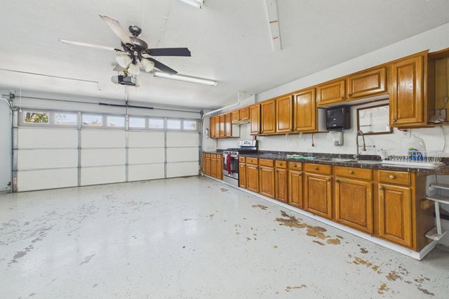 1912 Middelburg Ct, Modesto, CA 95356