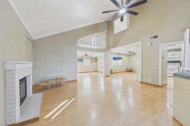 1912 Middelburg Ct, Modesto, CA 95356