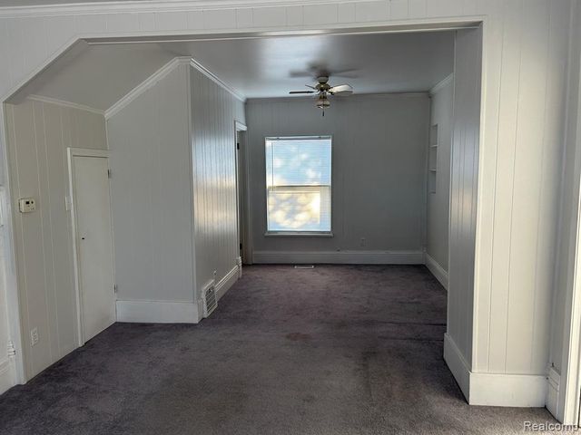 301 S West Street, Fenton, MI 48430