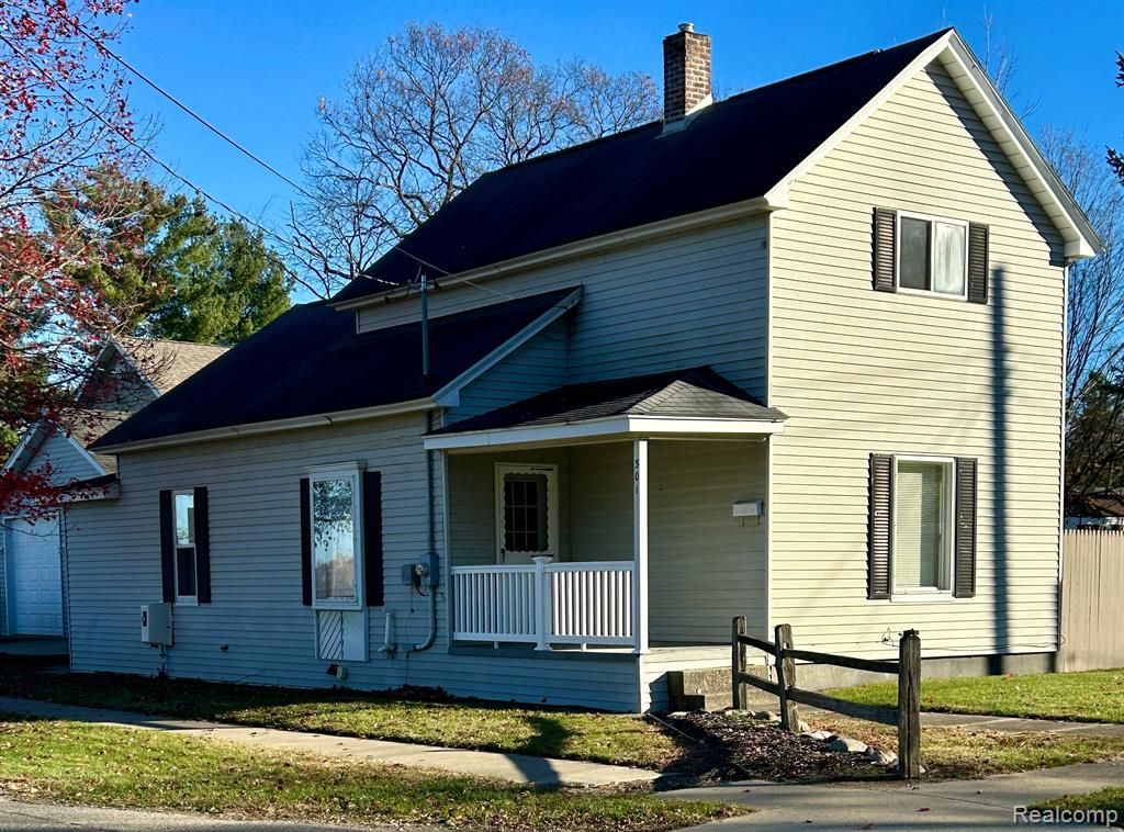 301 S West Street, Fenton, MI 48430