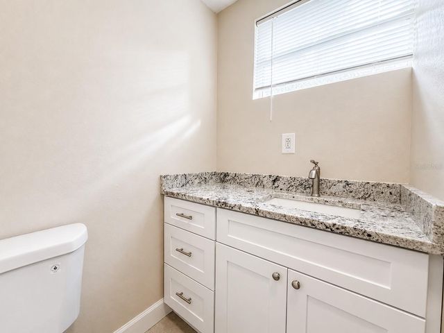 2124 W CHESTNUT STREET, Tampa, FL 33607