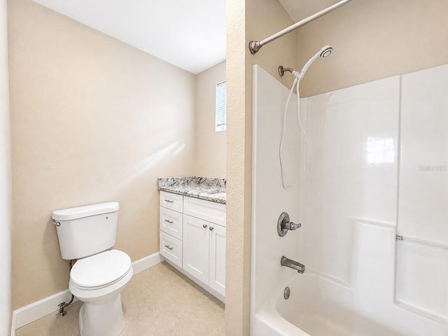 2124 W CHESTNUT STREET, Tampa, FL 33607