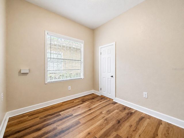 2124 W CHESTNUT STREET, Tampa, FL 33607