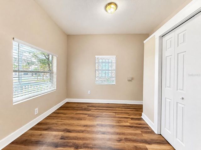 2124 W CHESTNUT STREET, Tampa, FL 33607