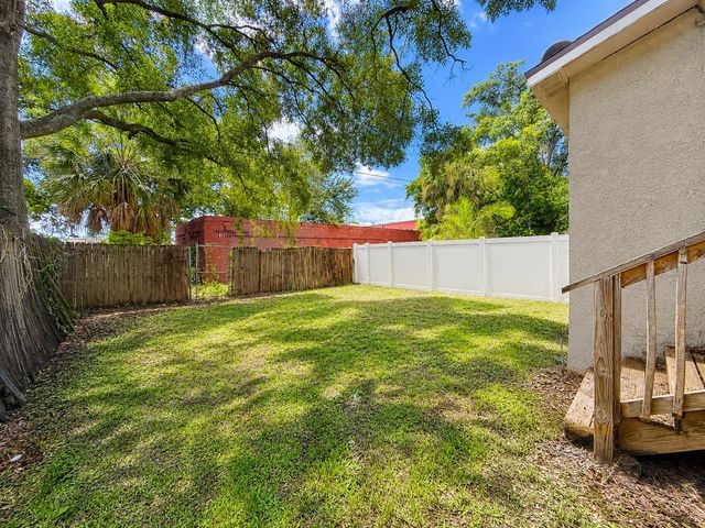 2124 W CHESTNUT STREET, Tampa, FL 33607