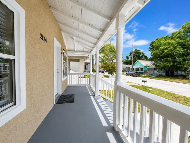 2124 W CHESTNUT STREET, Tampa, FL 33607