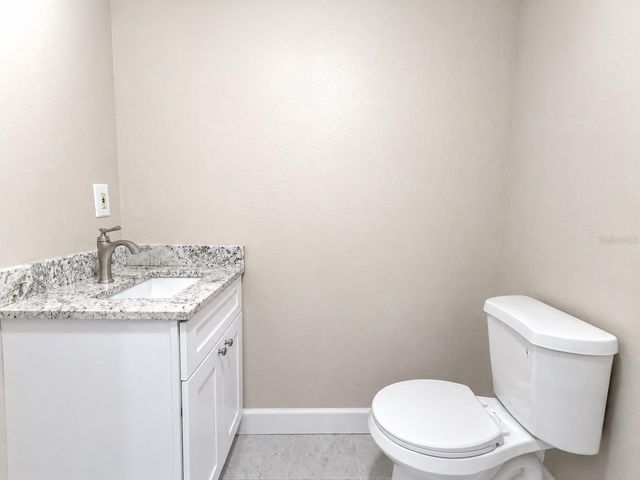 2124 W CHESTNUT STREET, Tampa, FL 33607