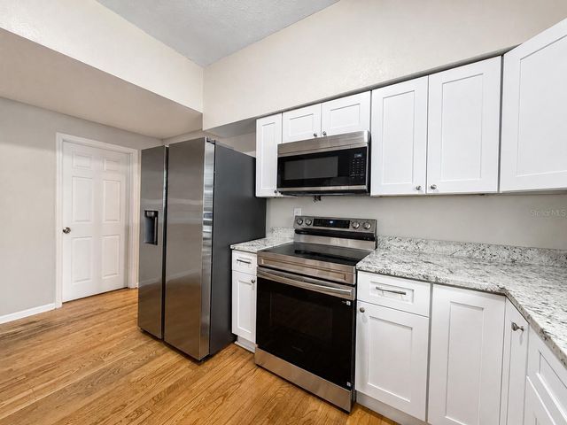 2124 W CHESTNUT STREET, Tampa, FL 33607