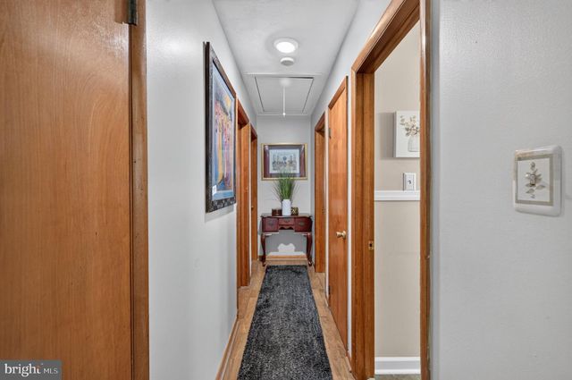 9005 CHARLES TOWN RD, Charles Town, WV 25414