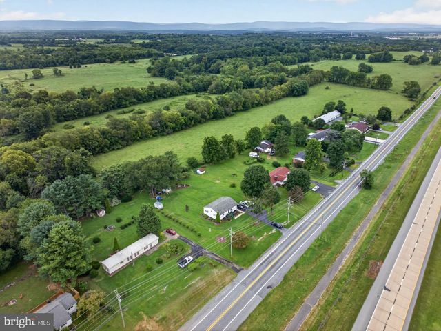9005 CHARLES TOWN RD, Charles Town, WV 25414